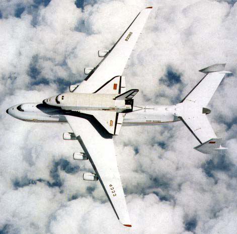 Antonov An-225 si naveta spatiala ruseasca Buran, Foto: Wikipedia