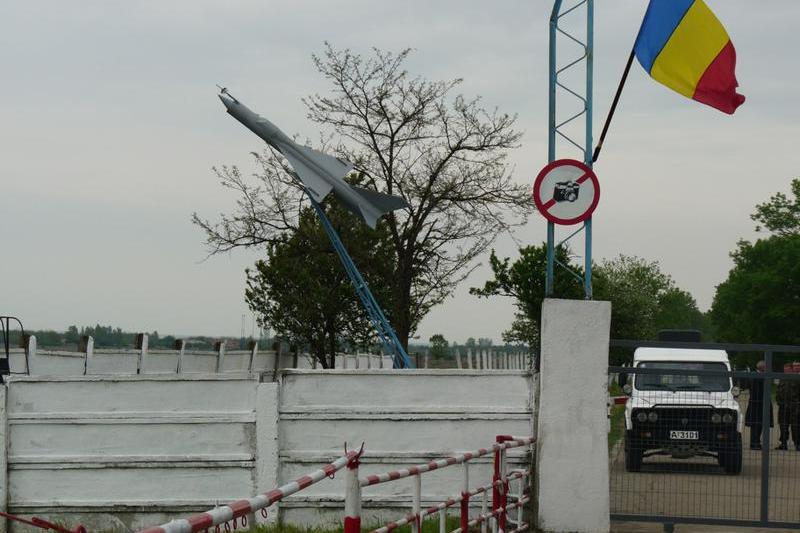 Deveselu, intrarea in unitatea militara unde va fi amplasat scutul, Foto: Hotnews