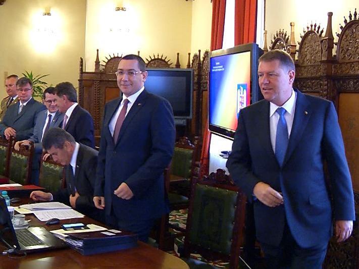 Victor Ponta si Klaus Iohannis la sedinta CSAT, Foto: Hotnews