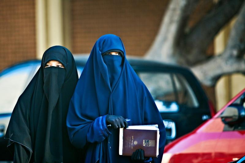 Femei musulmane purtand burka, Foto: Eve Hannah / Alamy / Profimedia Images