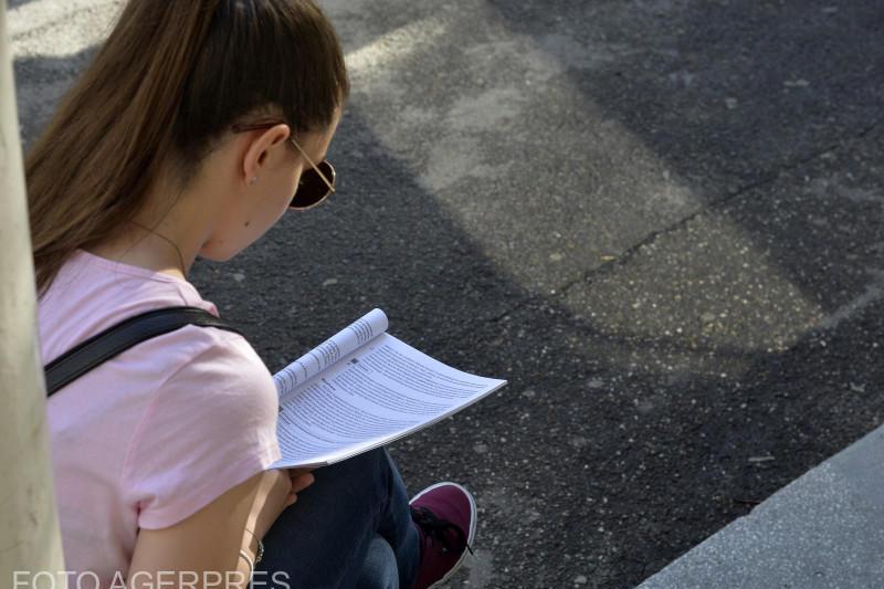 Elevi inainte de examen, Foto: Agerpres