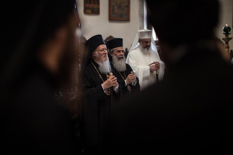 Sinodul de la Creta 2016 (Patriarhul Bartholomew I, stânga, Patriarhul Theophilos al Ierusalimului, centru și Patriarhul Daniel din România , Foto: Sean Hawkey / AP / Profimedia