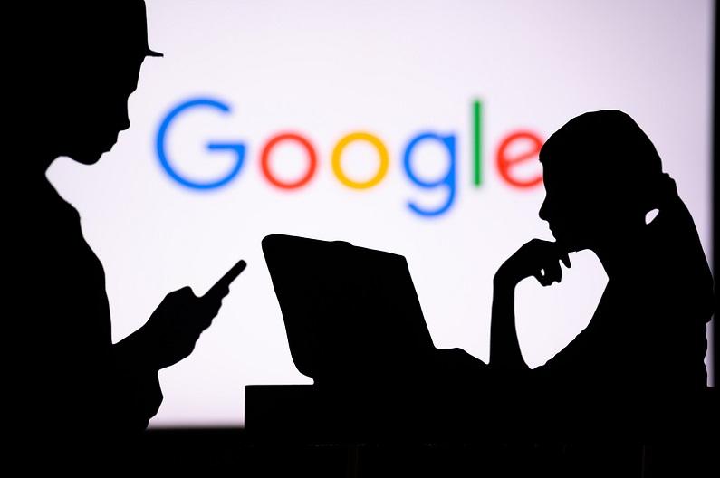 Google, Foto: © Peter KovÃ¡Ä | Dreamstime.com