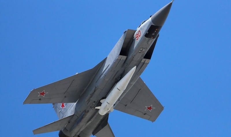 Avion Mig-31 care lansează rachete hipersonice, Foto: east2west news / WillWest News / Profimedia