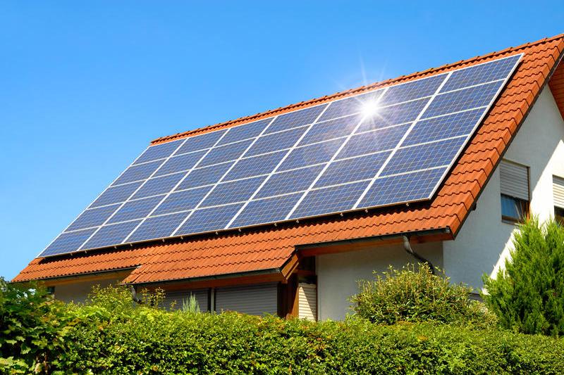 Panouri fotovoltaice, Foto: Smileus | Dreamstime.com