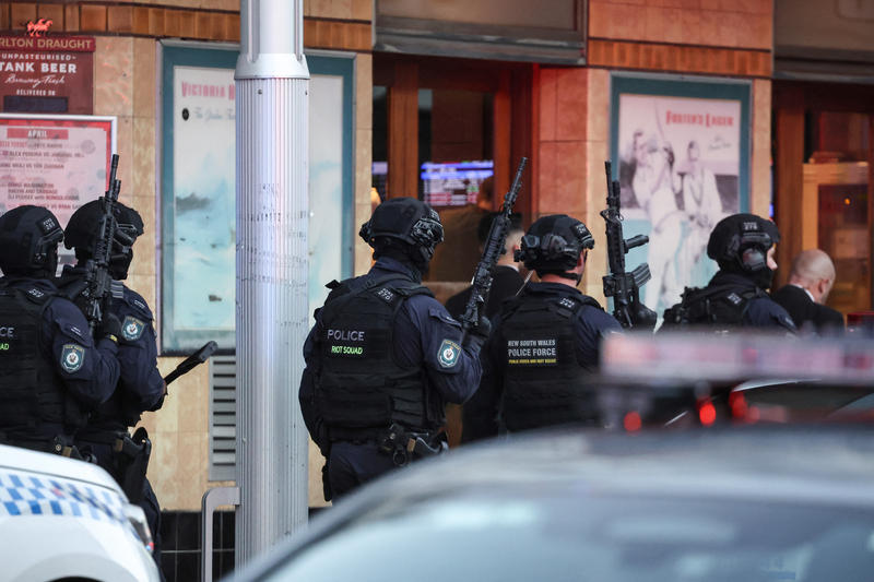 Poliția a intrat într-un mall din Sydney unde au fost înjunghiate mai multe persoane, Foto: DAVID GRAY / AFP / Profimedia