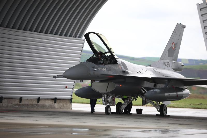 F-16 românesc la Câmpia Turzii, Foto: MApN