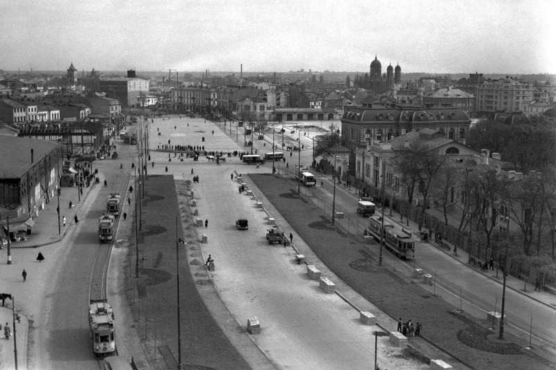 Piața Națiunii în anul 1929 la terminarea lucrărilor de acoperire a podului de pe Dâmbovița , Foto: AGERPRES