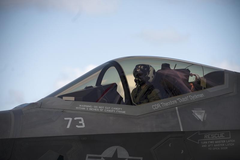 Pilotul Theodore „Dutch” Dyckman, pe un F-35 al marinei americane, Foto: US Navy