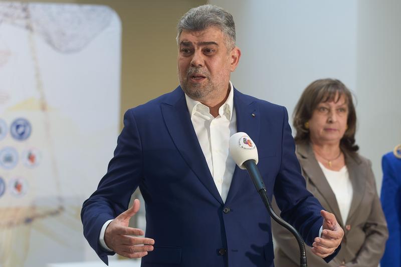 Premierul Marcel Ciolacu, vorbește în timpul vizitei preinaugurale la un spital stomatologic construit de Primăria Sectorului 4 din București, 14 mai 2024., Foto: Lucian Alecu / Shutterstock Editorial / Profimedia