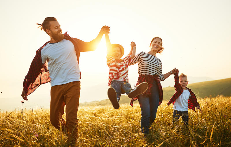 Scopul unei tradiții de familie este ca toată lumea să se distreze și să o aștepte cu nerăbdare an de an, Foto: © Evgenyatamanenko | Dreamstime.com