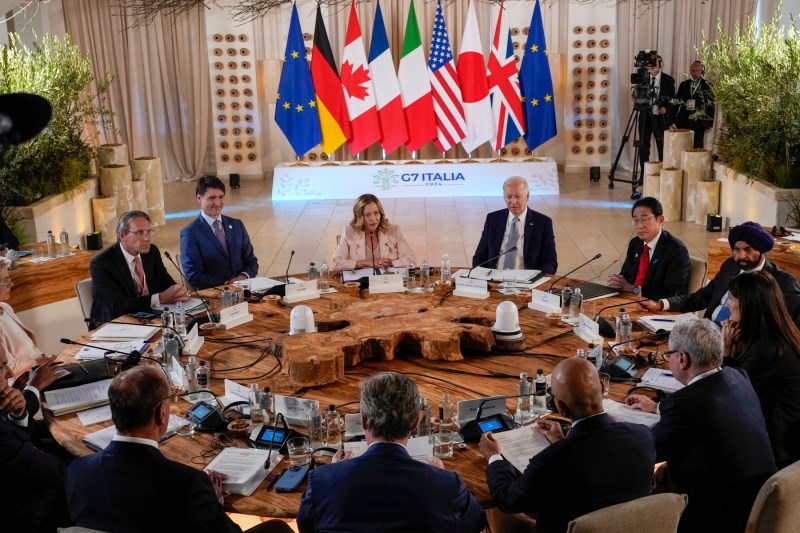 G7 a ajuns la un acord pentru un credit de 50 de miliarde de dolari destinat Ucrainei, din banii proveniți din activele rusești înghețate / Zaharova amenință cu un „răspuns foarte dureros”