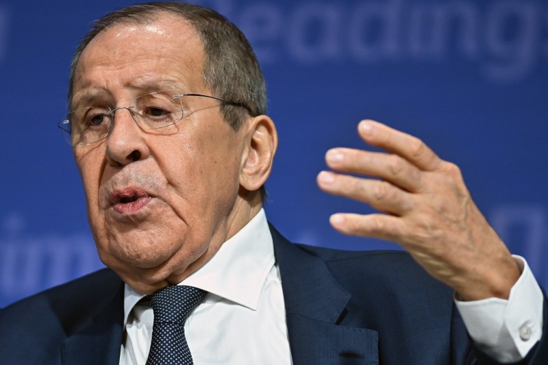 Serghei Lavrov susține că alegerile din Franţa „nu amintesc prea mult de o democraţie”, altfel în țară „s-ar produce schimbări foarte serioase”