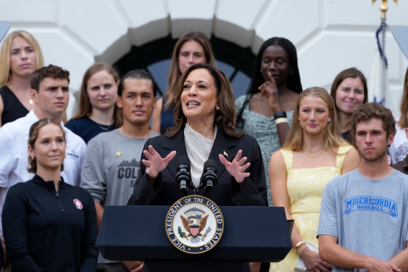 VIDEO Kamala Harris, primul discurs de după retragerea lui Biden: „Lasă o moștenire de neegalat în istoria modernă”. Niciun cuvânt despre candidatura sa