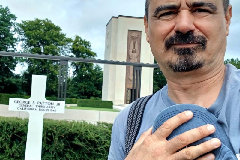 Mihai Buzea, la cimitirul militar american din Luxemburg