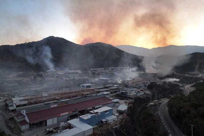 Incendiu în Turcia. Foto: Mahmut Serdar Alakus / AFP / Profimedia