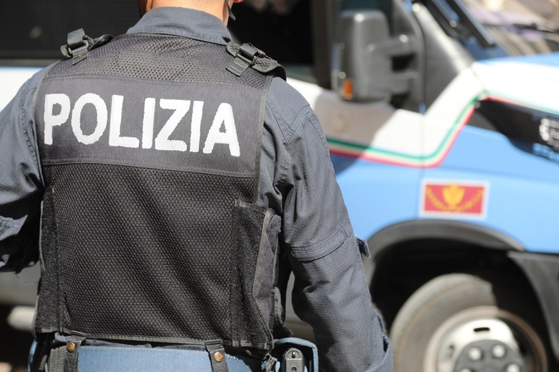 Polițist din Italia. Foto: Fedecandoniphoto | Dreamstime.com