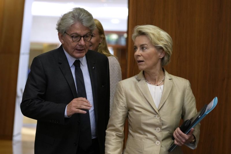 Mișcare explozivă la Bruxelles: comisarul european francez Thierry Breton s-a retras din executivul UE, cu un atac violent la von der Leyen. De cine a fost înlocuit