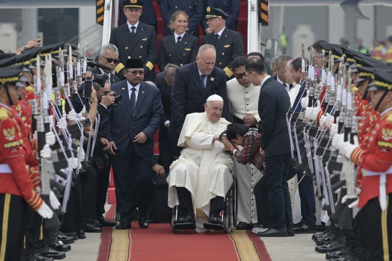 Ce caută Papa Francisc în Indonezia, țara cu cea mai mare populație musulmană. Țintele unui turneu papal ambițios în regiunea Asia-Pacific