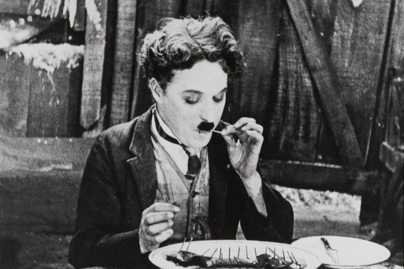 Charlie Chaplin s-a născut în căruța unei regine rome, afirmă un nou documentar regizat de nepoata sa