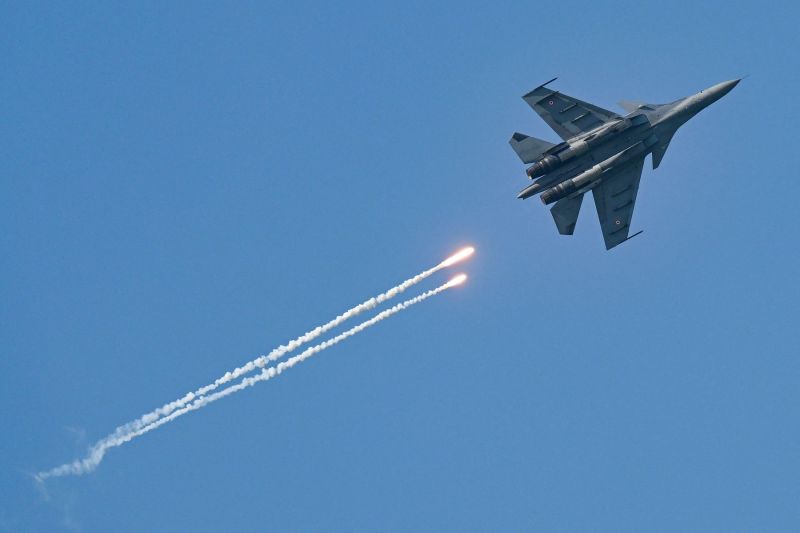 Ucraina anunță că a doborât un avion rusesc Su-30 deasupra Mării Negre. Su-30, mândria flotei rusești, costă 50 de milioane de dolari